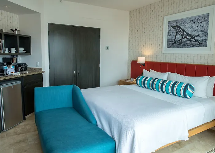 Hotel At Cabo And Cabo San Lucas