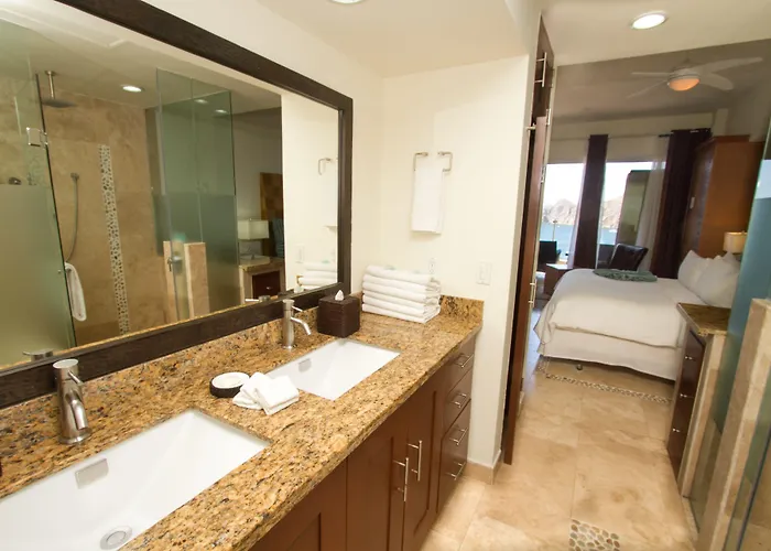 At Cabo And Hotel