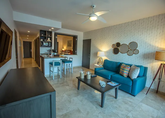 Hotel At Cabo And Cabo San Lucas