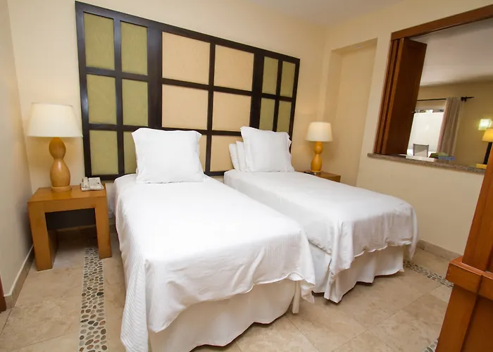 Hotel At Cabo And Cabo San Lucas